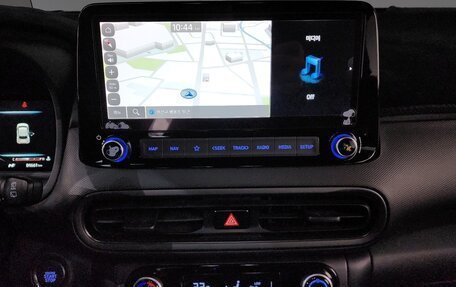 Hyundai Kona I, 2022 год, 2 280 000 рублей, 10 фотография