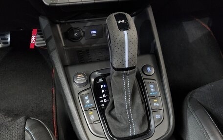 Hyundai Kona I, 2022 год, 2 280 000 рублей, 9 фотография