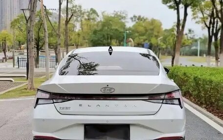 Hyundai Elantra, 2022 год, 1 200 000 рублей, 5 фотография