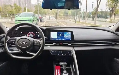 Hyundai Elantra, 2022 год, 1 200 000 рублей, 8 фотография