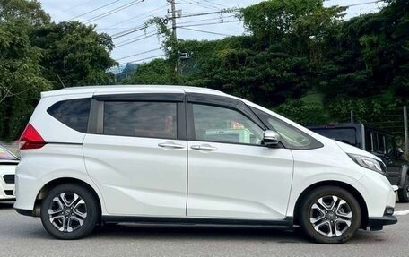 Honda Freed II, 2022 год, 1 325 000 рублей, 8 фотография