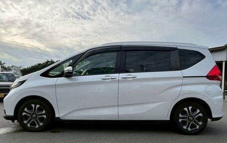Honda Freed II, 2022 год, 1 325 000 рублей, 7 фотография