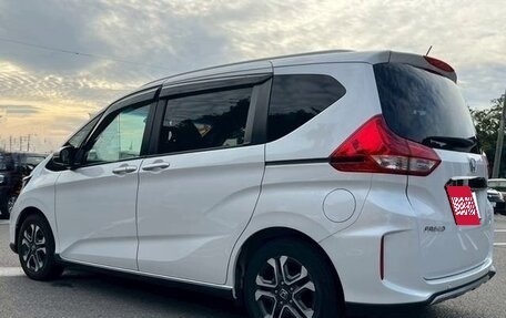 Honda Freed II, 2022 год, 1 325 000 рублей, 6 фотография