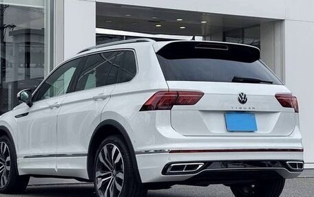 Volkswagen Tiguan II, 2021 год, 1 835 000 рублей, 8 фотография