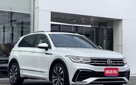 Volkswagen Tiguan II, 2021 год, 1 835 000 рублей, 5 фотография