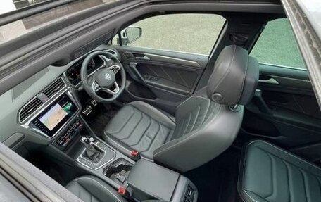 Volkswagen Tiguan II, 2021 год, 1 835 000 рублей, 14 фотография