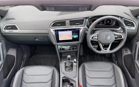 Volkswagen Tiguan II, 2021 год, 1 835 000 рублей, 11 фотография