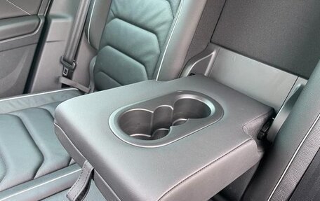 Volkswagen Tiguan II, 2021 год, 1 835 000 рублей, 30 фотография