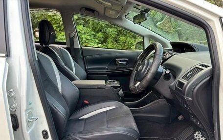 Toyota Prius Alpha I (ZVW40/41), 2021 год, 1 870 000 рублей, 11 фотография