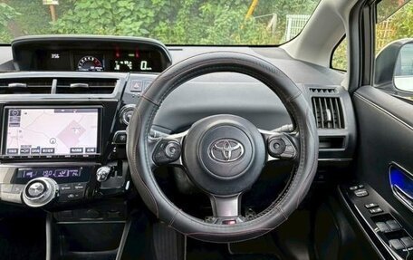 Toyota Prius Alpha I (ZVW40/41), 2021 год, 1 870 000 рублей, 13 фотография