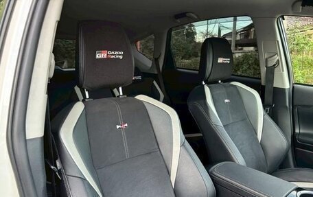 Toyota Prius Alpha I (ZVW40/41), 2021 год, 1 870 000 рублей, 24 фотография