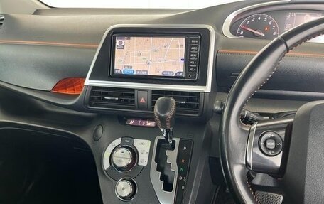 Toyota Sienta II, 2021 год, 1 470 000 рублей, 8 фотография