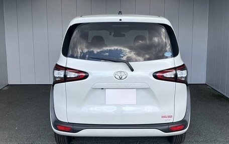 Toyota Sienta II, 2021 год, 1 470 000 рублей, 5 фотография