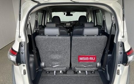 Toyota Sienta II, 2021 год, 1 470 000 рублей, 24 фотография