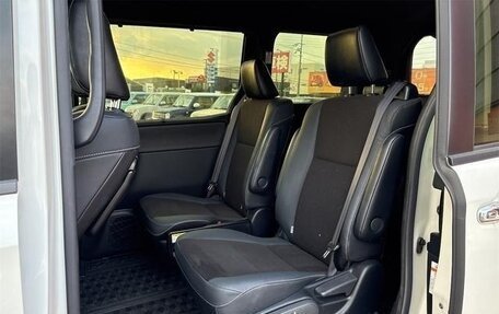 Toyota Noah III, 2021 год, 2 340 000 рублей, 21 фотография