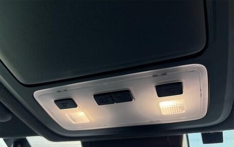 Toyota Noah III, 2021 год, 2 340 000 рублей, 27 фотография