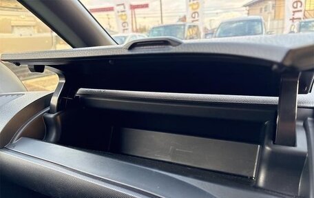 Toyota Noah III, 2021 год, 2 340 000 рублей, 26 фотография