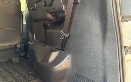 Toyota Noah III, 2021 год, 2 340 000 рублей, 30 фотография