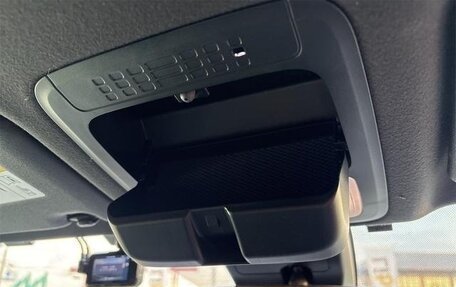 Toyota Noah III, 2021 год, 2 340 000 рублей, 28 фотография