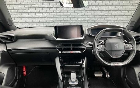 Peugeot 2008 II, 2021 год, 1 180 000 рублей, 9 фотография