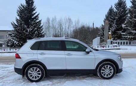 Volkswagen Tiguan II, 2019 год, 2 330 000 рублей, 2 фотография