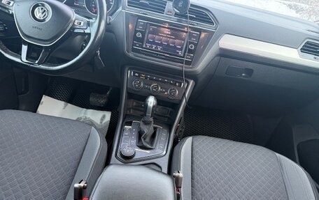 Volkswagen Tiguan II, 2019 год, 2 330 000 рублей, 9 фотография