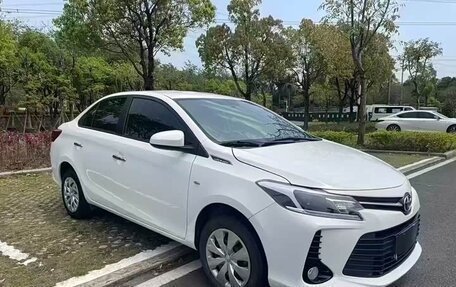 Toyota Vios III, 2022 год, 1 120 000 рублей, 1 фотография