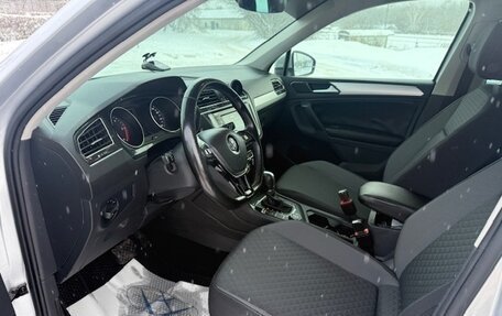 Volkswagen Tiguan II, 2019 год, 2 330 000 рублей, 10 фотография