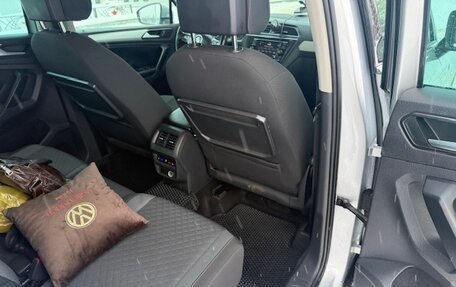 Volkswagen Tiguan II, 2019 год, 2 330 000 рублей, 12 фотография