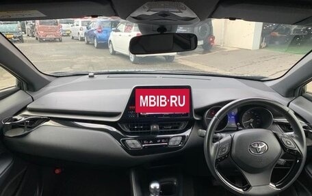 Toyota C-HR I рестайлинг, 2018 год, 1 500 000 рублей, 8 фотография