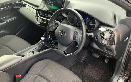 Toyota C-HR I рестайлинг, 2018 год, 1 500 000 рублей, 13 фотография