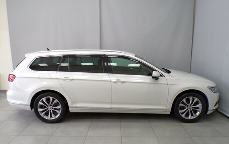 Volkswagen Passat B8 рестайлинг, 2015 год, 1 699 500 рублей, 10 фотография