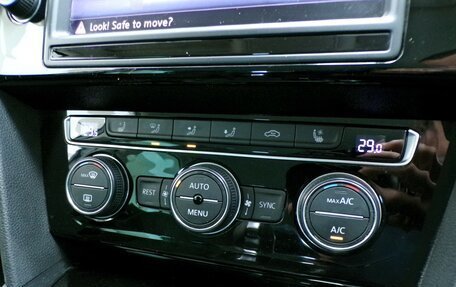 Volkswagen Passat B8 рестайлинг, 2015 год, 1 699 500 рублей, 14 фотография