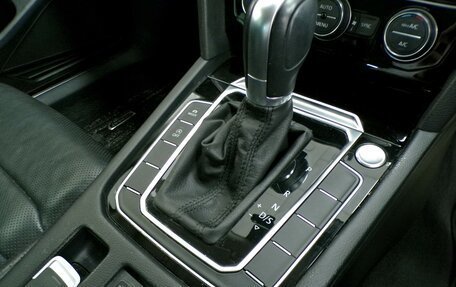 Volkswagen Passat B8 рестайлинг, 2015 год, 1 699 500 рублей, 13 фотография