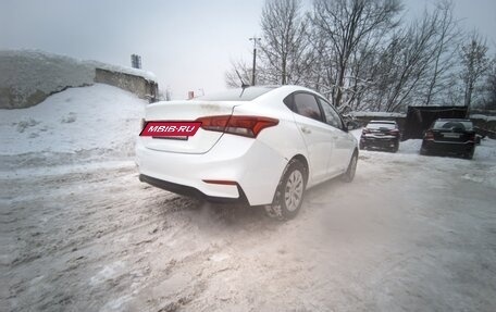 Hyundai Solaris II рестайлинг, 2018 год, 600 000 рублей, 3 фотография