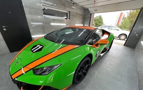 Lamborghini Huracán, 2020 год, 29 900 000 рублей, 6 фотография