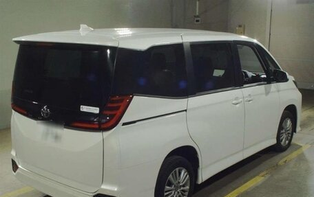 Toyota Noah, 2024 год, 3 950 000 рублей, 8 фотография
