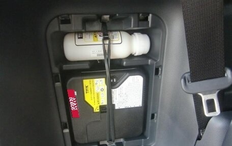 Toyota Noah, 2024 год, 3 950 000 рублей, 14 фотография