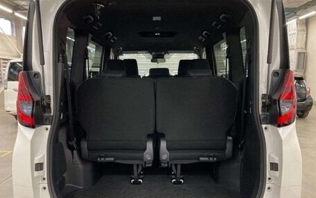 Toyota Noah, 2024 год, 3 950 000 рублей, 21 фотография