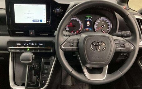 Toyota Noah, 2024 год, 3 950 000 рублей, 19 фотография