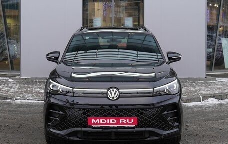 Volkswagen Tiguan, 2025 год, 4 900 000 рублей, 2 фотография