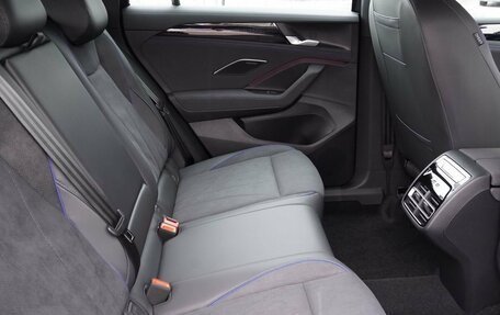 Volkswagen Tiguan, 2025 год, 4 900 000 рублей, 29 фотография