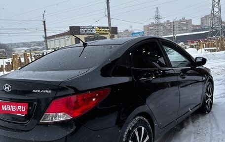 Hyundai Solaris II рестайлинг, 2011 год, 680 000 рублей, 4 фотография