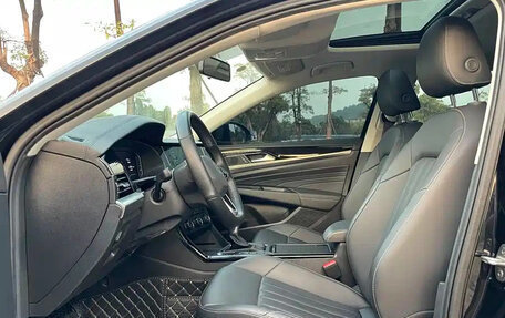 Volkswagen Passat B8 рестайлинг, 2021 год, 1 640 000 рублей, 5 фотография