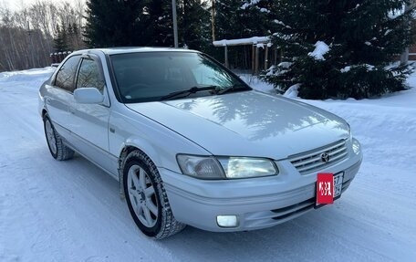 Toyota Camry, 1998 год, 450 000 рублей, 2 фотография