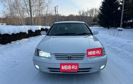 Toyota Camry, 1998 год, 450 000 рублей, 3 фотография