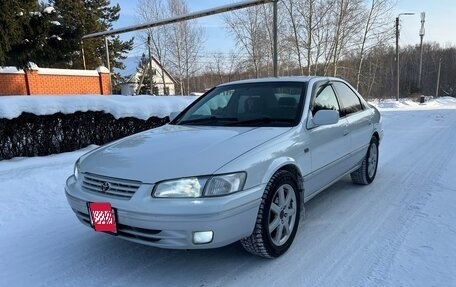 Toyota Camry, 1998 год, 450 000 рублей, 1 фотография