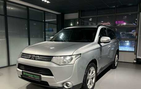 Mitsubishi Outlander III рестайлинг 3, 2013 год, 1 350 000 рублей, 3 фотография