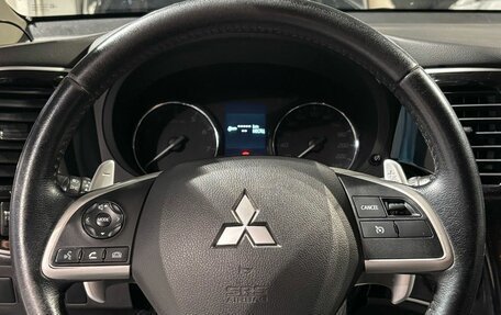 Mitsubishi Outlander III рестайлинг 3, 2013 год, 1 350 000 рублей, 13 фотография