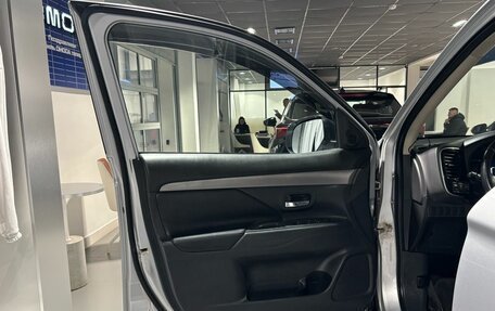 Mitsubishi Outlander III рестайлинг 3, 2013 год, 1 350 000 рублей, 26 фотография